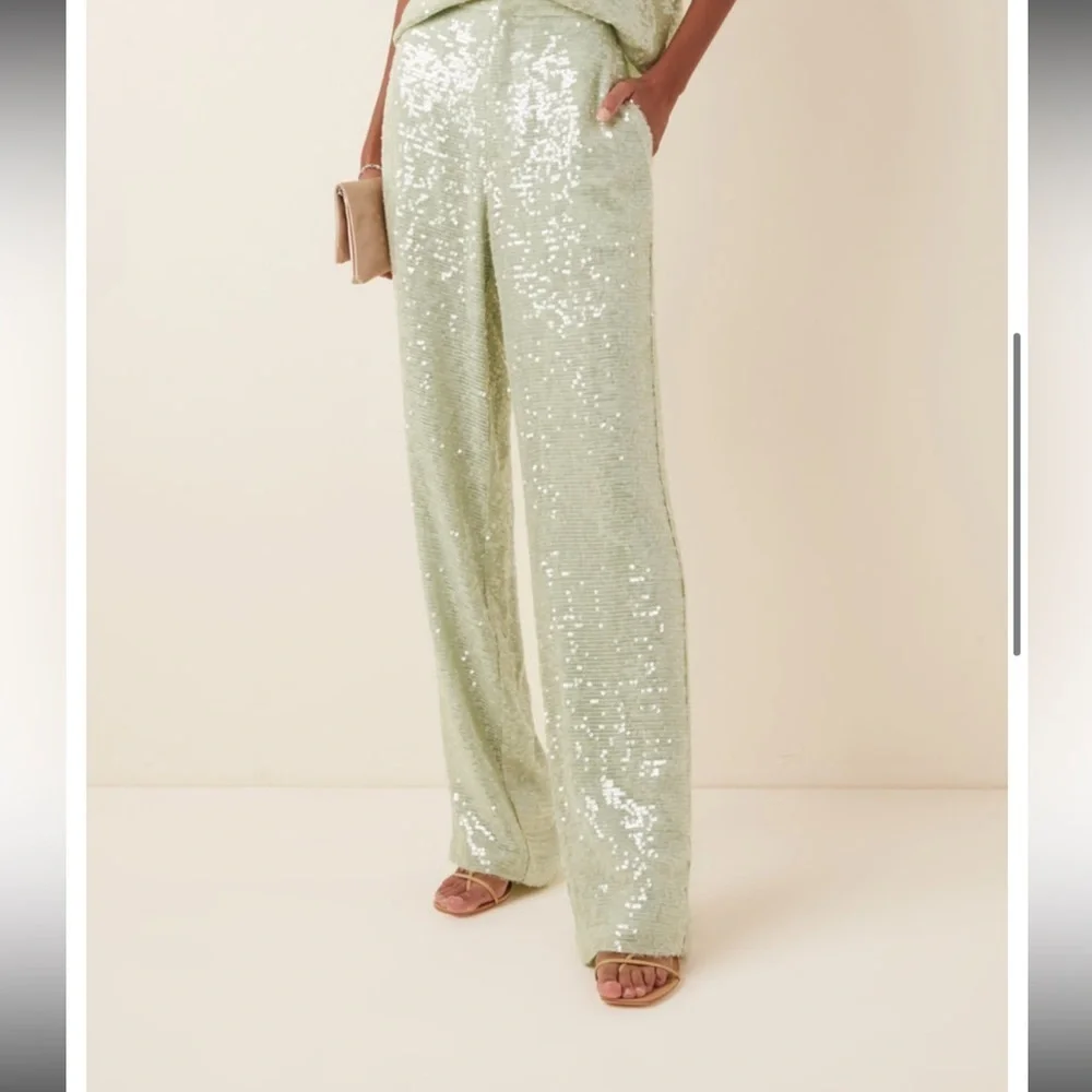 La Pointe Sequin Embellished Light Green (Mint) Pants Size 2